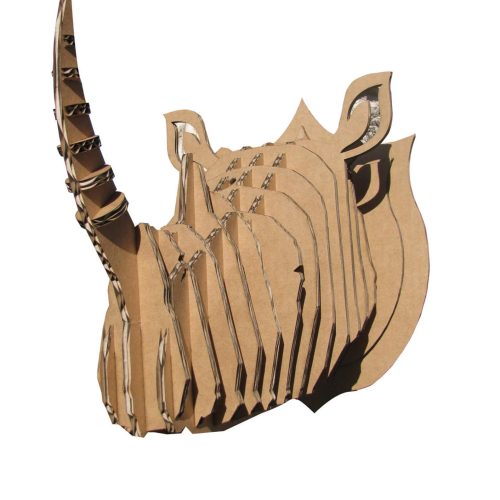 Trophée en carton recyclé et recyclable, naturel, biodégradable, durable, écologique, construction respectueuse de l'environnement avec une réduction d’émission de CO2 considérable, avantageux en termes d'empreinte écologique, solution légère, facile à monter et à transporter, un geste pour la planète, une image éco-responsable, innovante et moderne, en accord avec les valeurs écologiques, non à la pollution en plastique, Pharo Hexagon